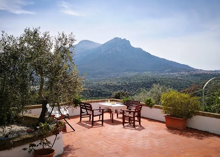 L'oleandro Kır Evi Oliena